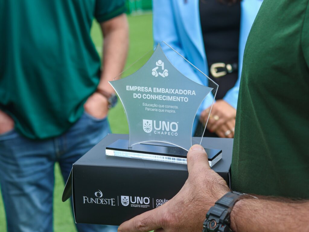 https://chapeco.fm/chapecoense-embaixadora-do-conhecimento-unochapeco/